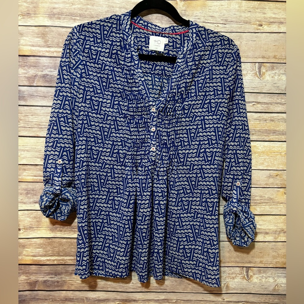 Anthropologie HD in Paris Blue White Chevron Blouse Tab Sleeve Size 6 F3